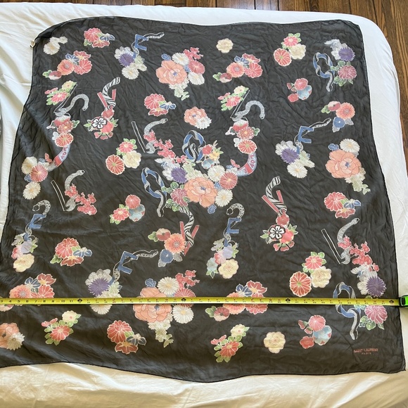 Yves Saint Laurent Silk Chiffon Large SCARF Snake Love 48" X 48" - Picture 4 of 15